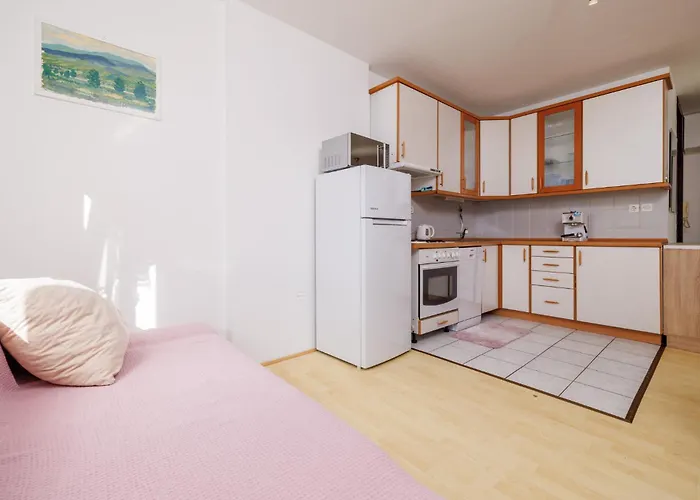 Marija K * Crikvenica